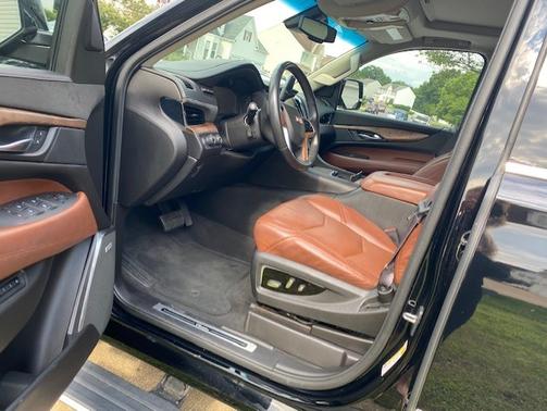Photo 4 of 10 of 2015 Cadillac Escalade ESV Premium